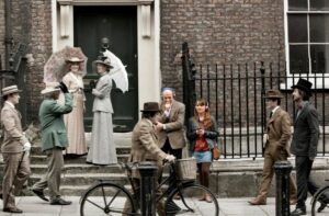 Wonderland-Productions-James-Joyce-The-Dubliners-outside-James-Joyce-House
